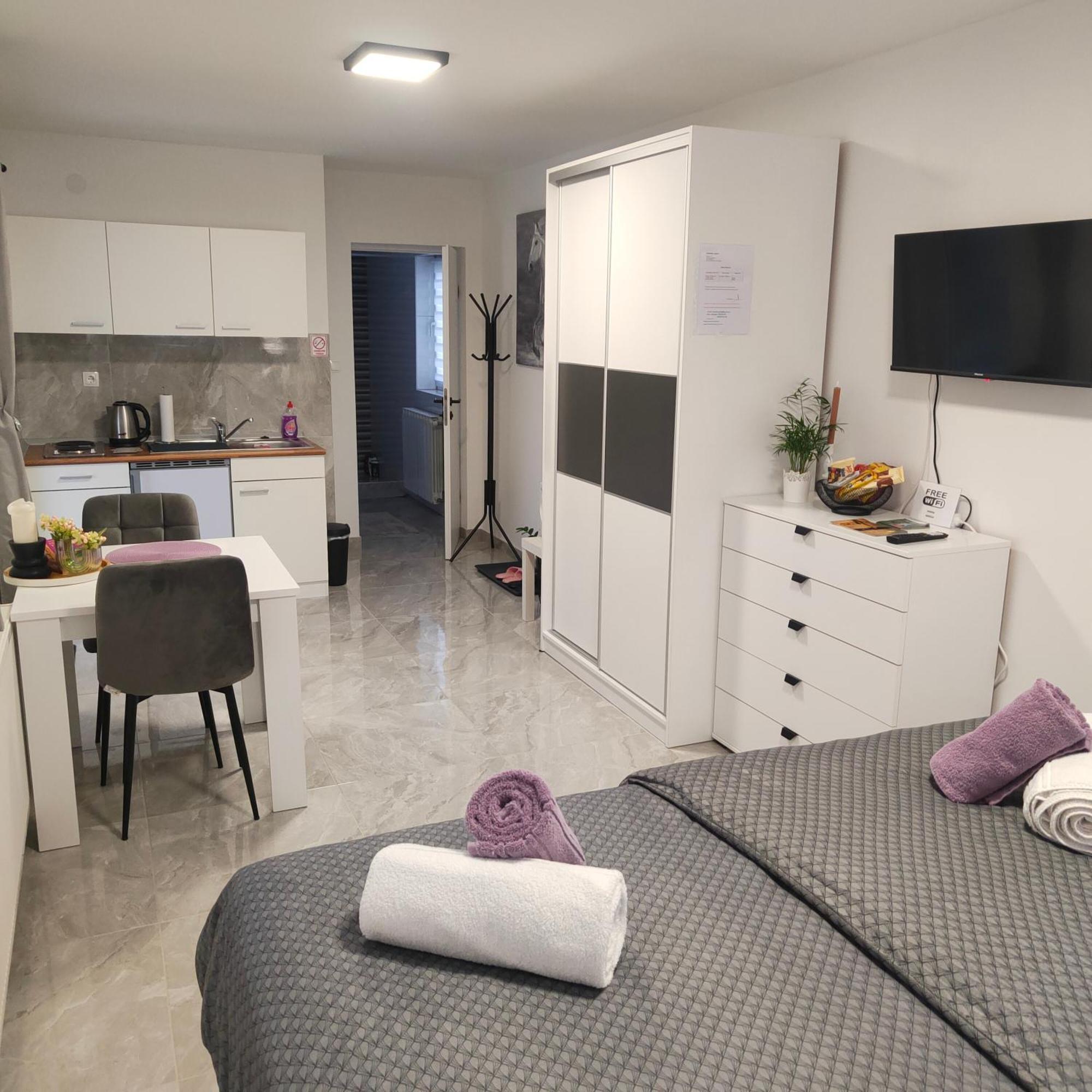 Apartmani Sun & Moon 别洛瓦尔 外观 照片